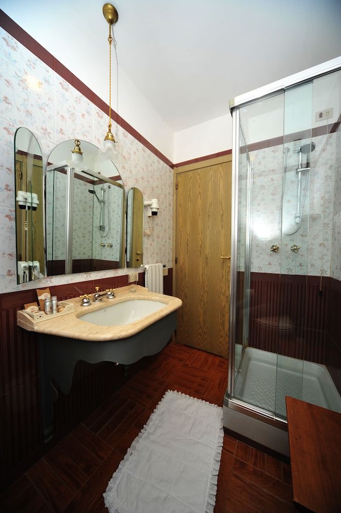 La Primula Single Room 3