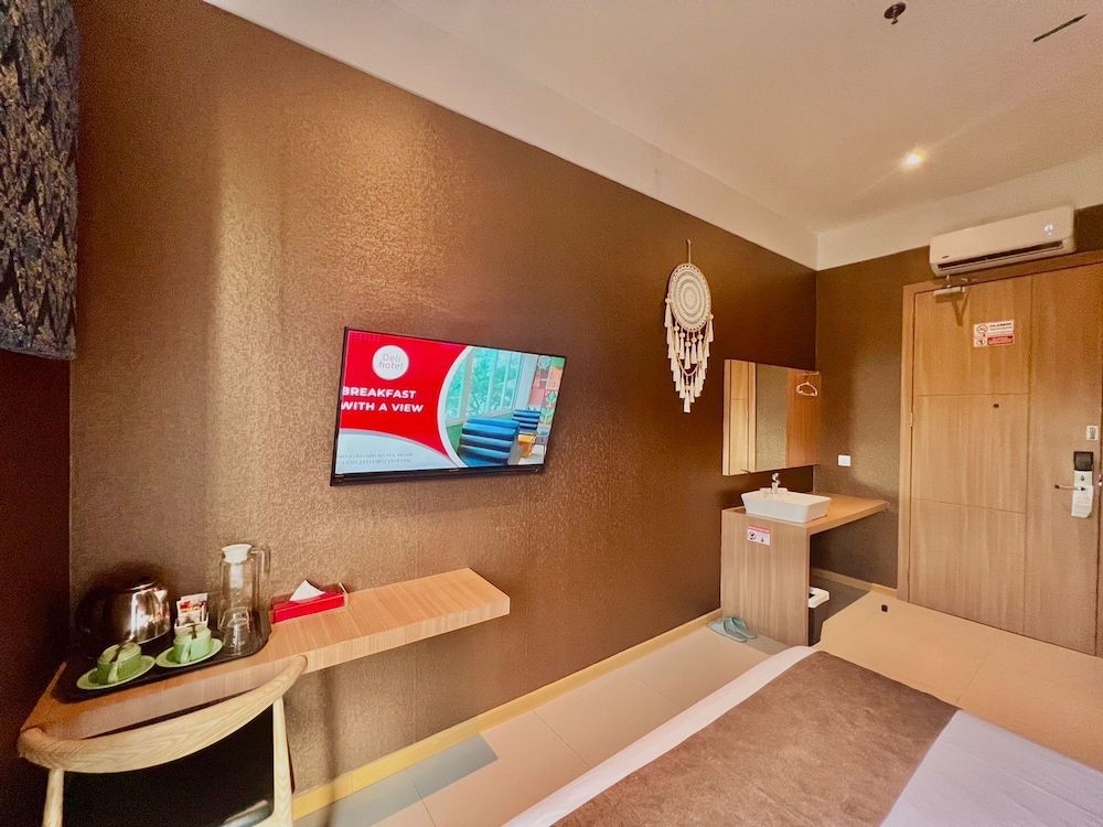 Deli Hotel Business Room, 1 Queen Bed 7