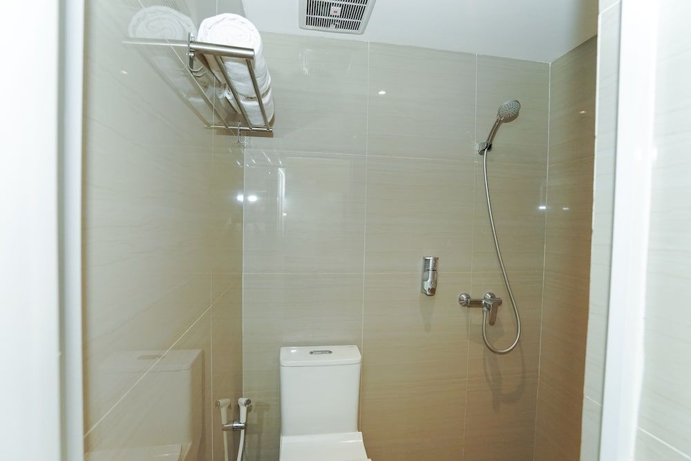 Deli Hotel Business Room, 1 Queen Bed 5