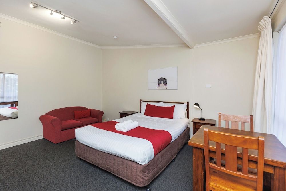 Standard Queen Room