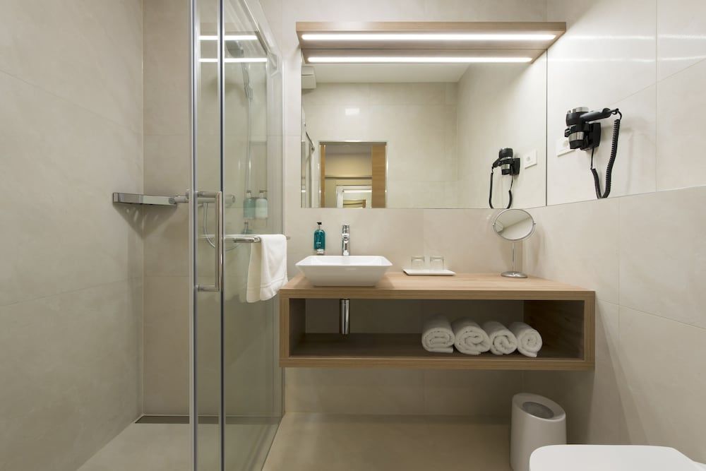 Ahotel Hotel Ljubljana Comfort Double Room, 1 King Bed 2