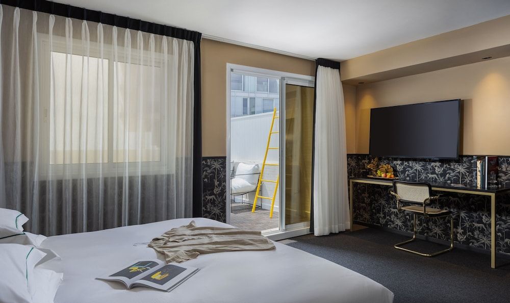 Beach Hotel by Zvieli Hotels