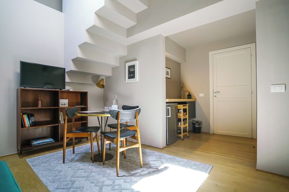 Riva Lofts Florence Junior Suite 8