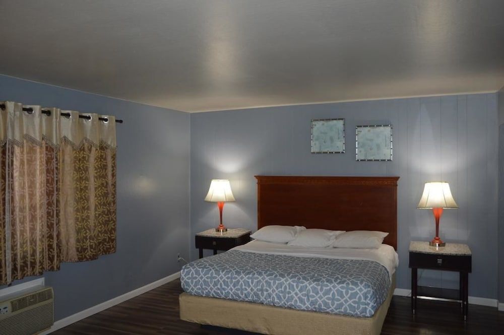 Glass Slipper Inn - Stanford Palo Alto Room, 1 King Bed 3