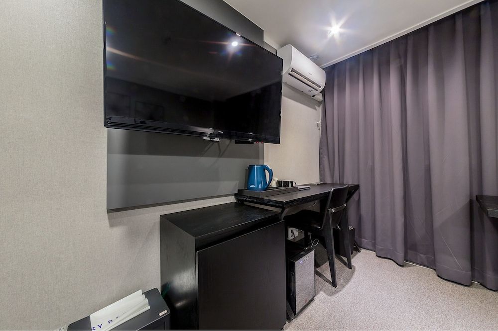 Pyeongtaek Stay Hotel Deluxe Double Room - Breakfast for 1 Included (Not on Sundays)/Free Screen Golf 8
