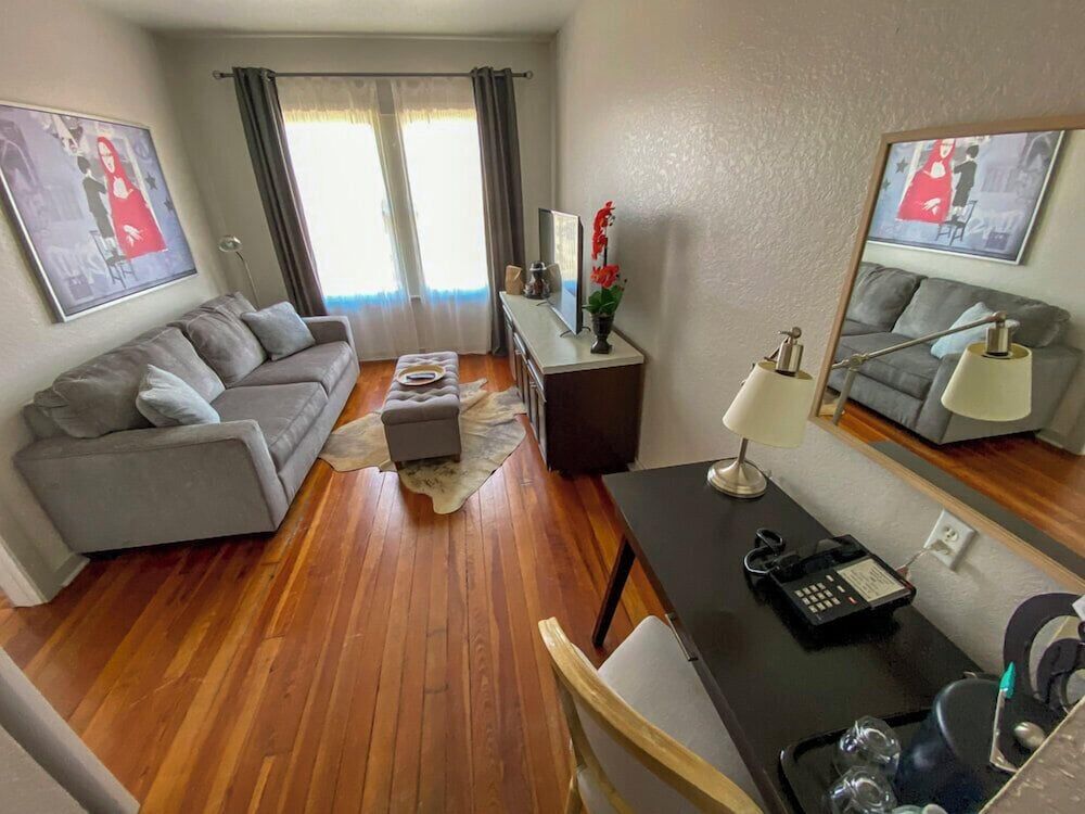 Artisan Downtown Junior Suite, 1 Queen Bed with Sofa bed 2