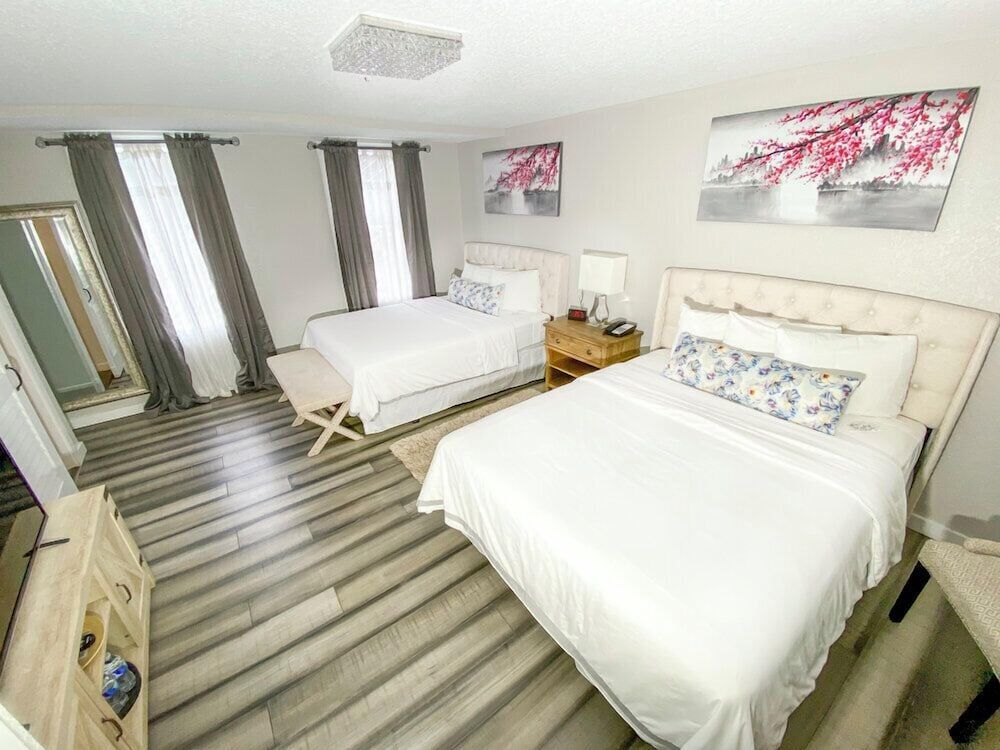 Artisan Downtown Classic Room, 2 Queen Beds 3