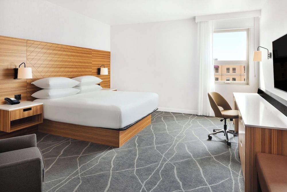 Standard Room, 1 King Bed