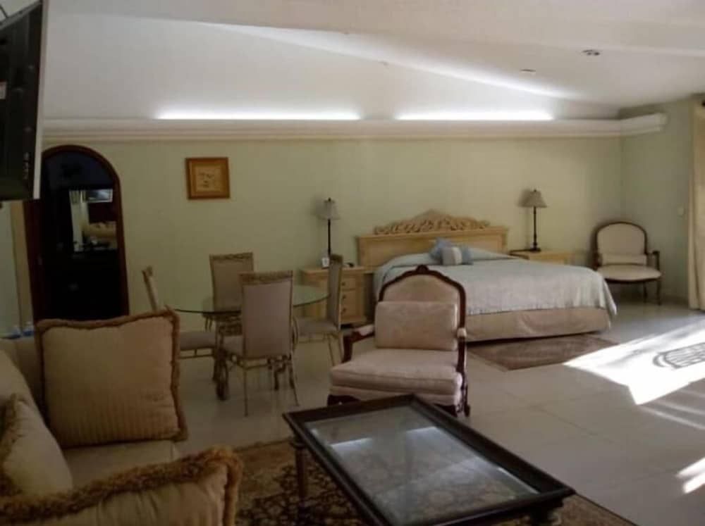 Hotel Villa Florencia Family Room, Multiple Beds, Accessible 2