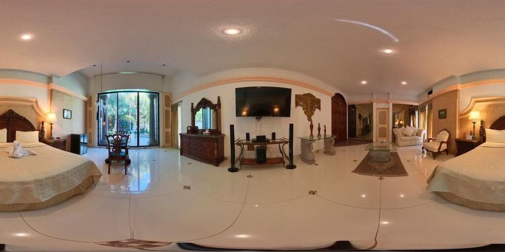 Hotel Villa Florencia Presidential Room, 1 King Bed, Accessible 3