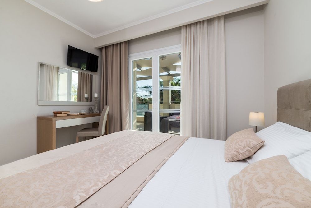 Luxury Villa, 3 Bedrooms, Pool View
