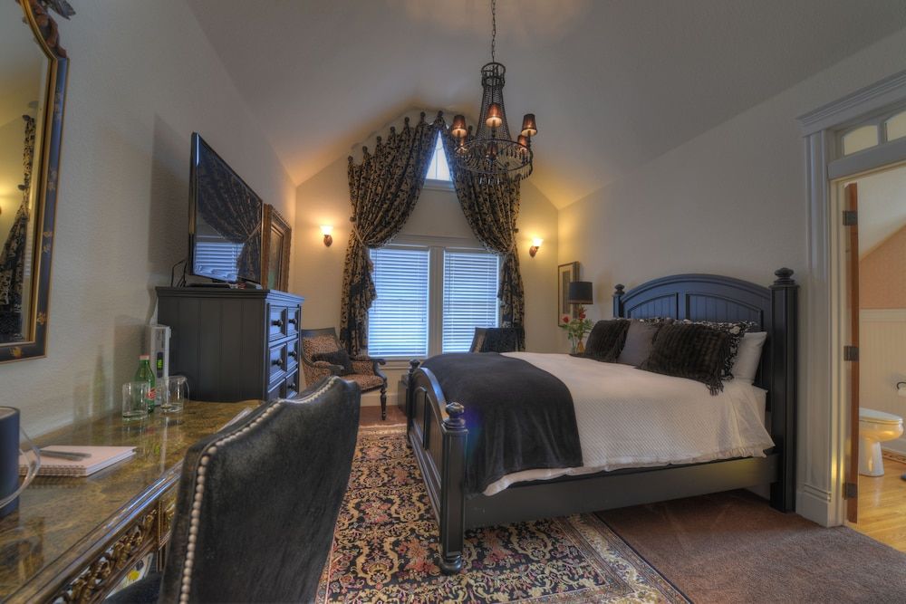 The Victoria B & B The Camelot 2