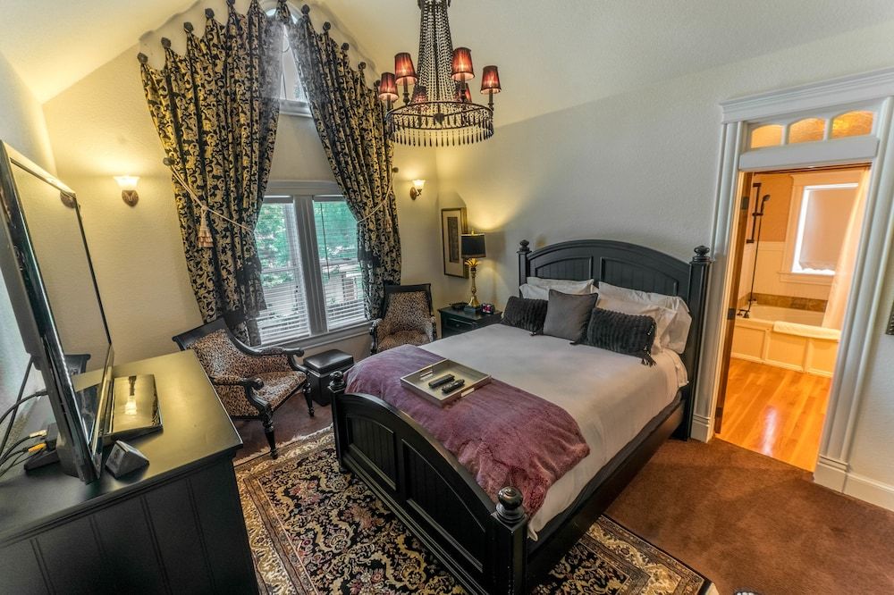 The Victoria B & B The Camelot 3