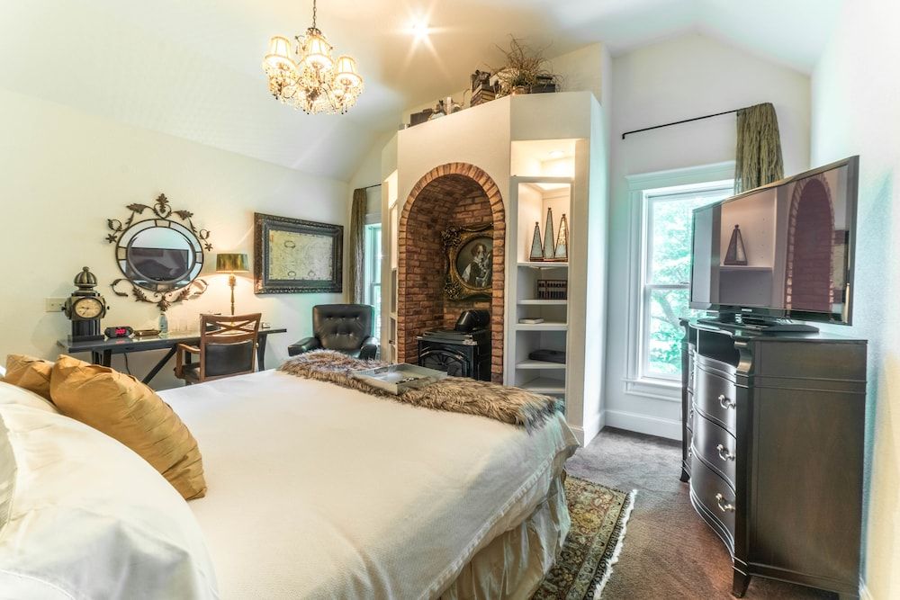 The Victoria B & B The Emperor 4