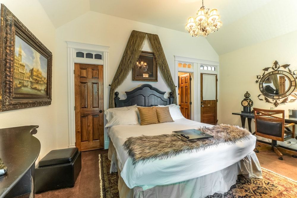 The Victoria B & B The Emperor 5