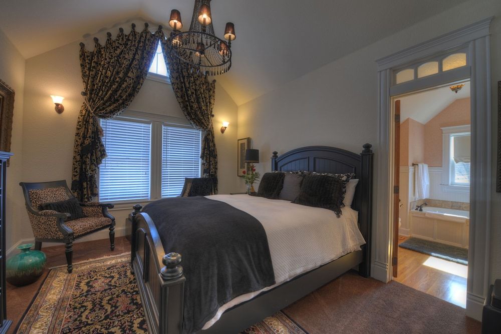 The Victoria B & B The Camelot 4