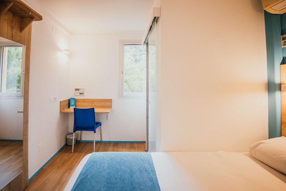 Kyriad Direct Bordeaux Est Lormont Standard Room, Multiple Beds 3