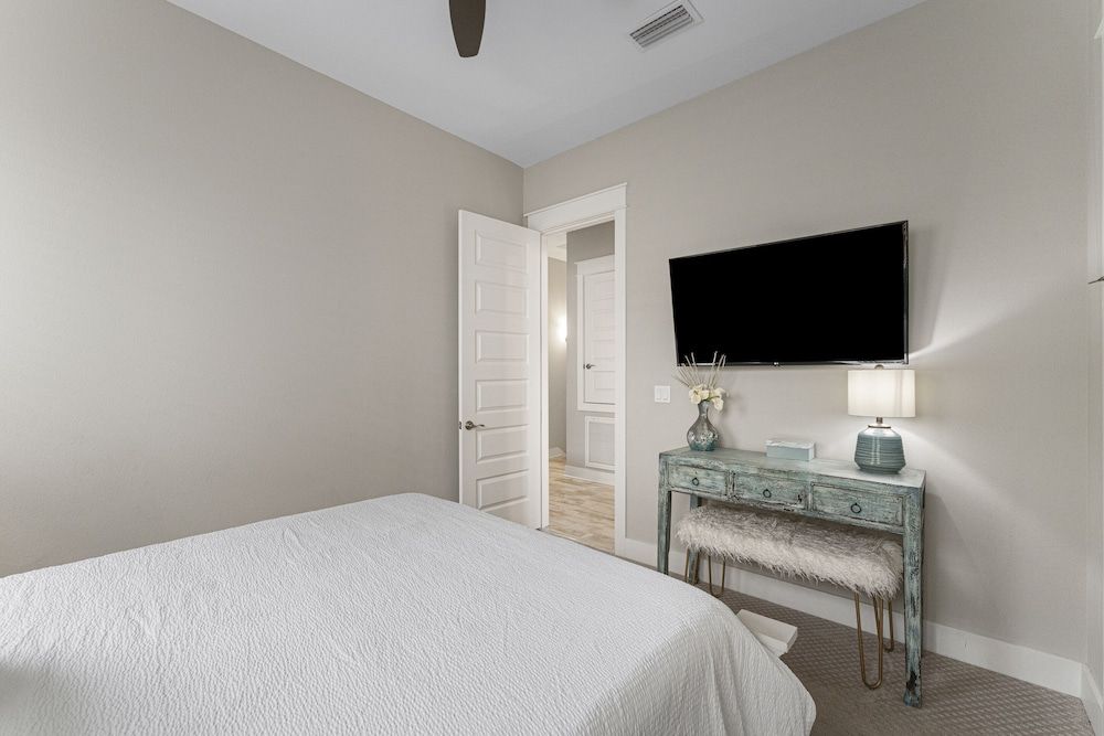 Townhome, 3 Bedrooms (Just One Life)