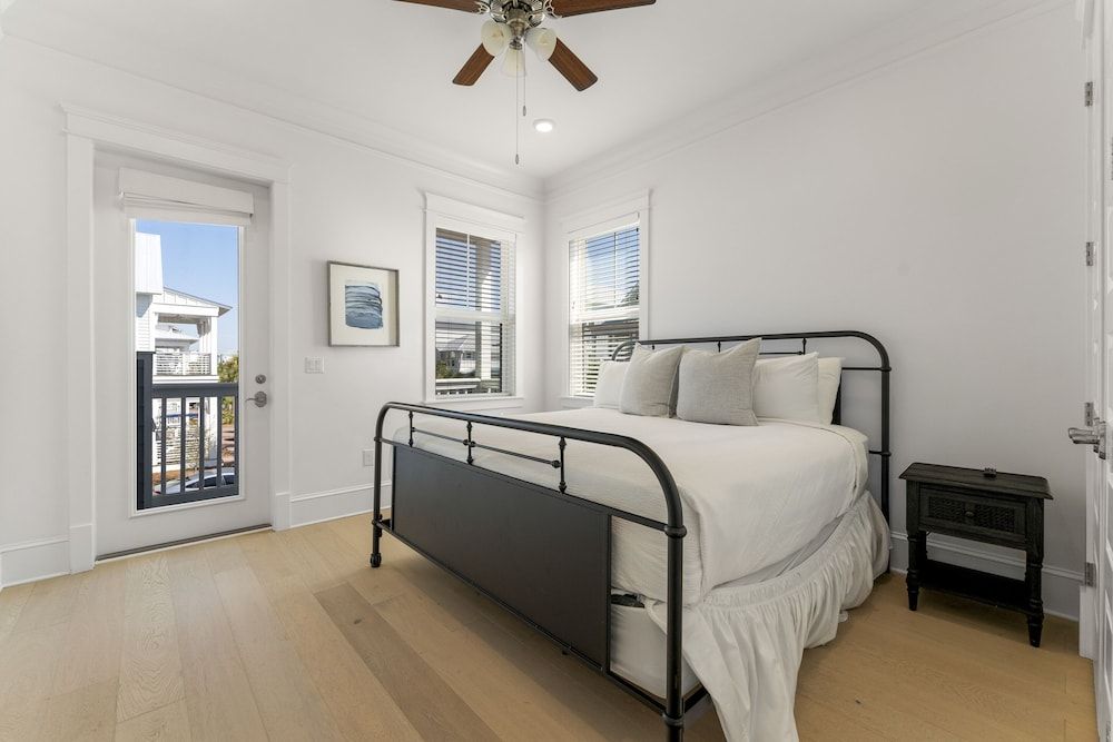 House, 6 Bedrooms (Don't Worry Beach Happy)