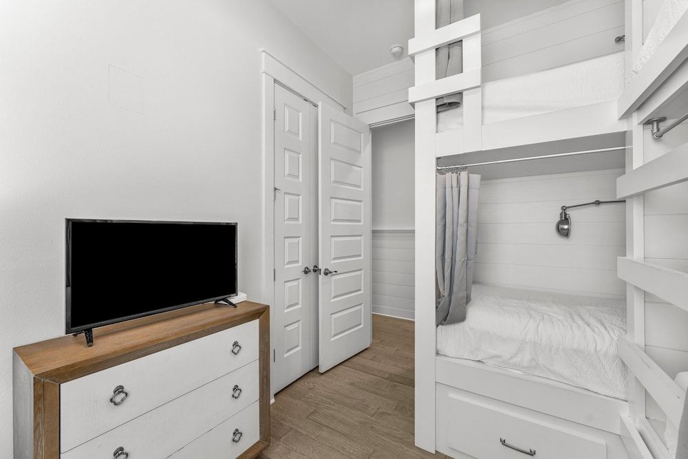 Townhome, 3 Bedrooms (Azure Abode)