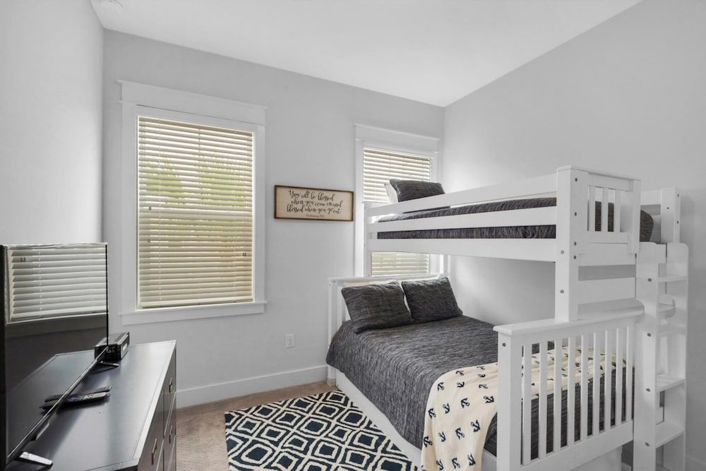 Townhome, 3 Bedrooms (Seven L Beach)