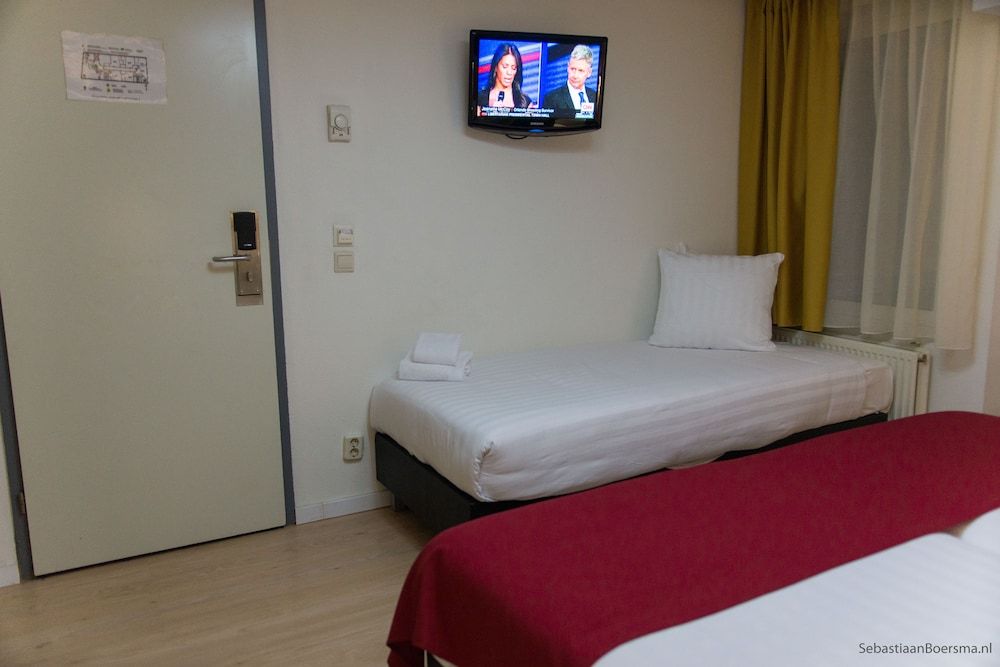 France Hotel Single Room