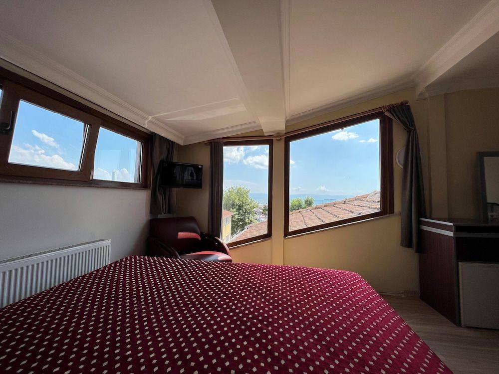 Blue Sea Hotel Deluxe Double Room, Sea View 4