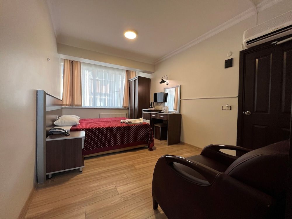 Blue Sea Hotel Deluxe Double Room, Sea View 9