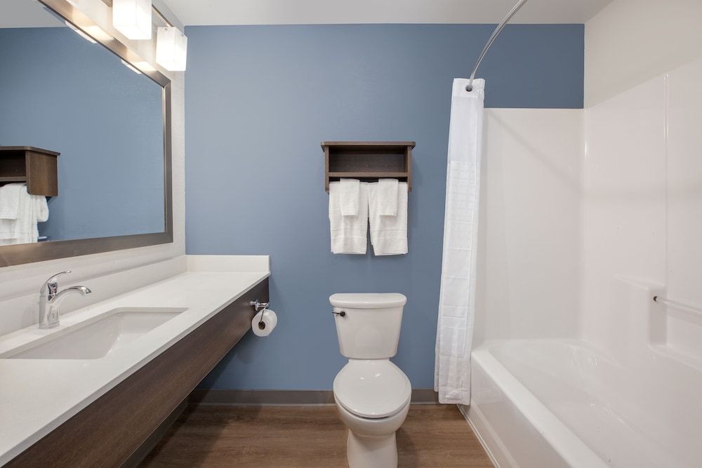 WoodSpring Suites Atlanta Newnan Standard Room, 1 King Bed, Non Smoking 4