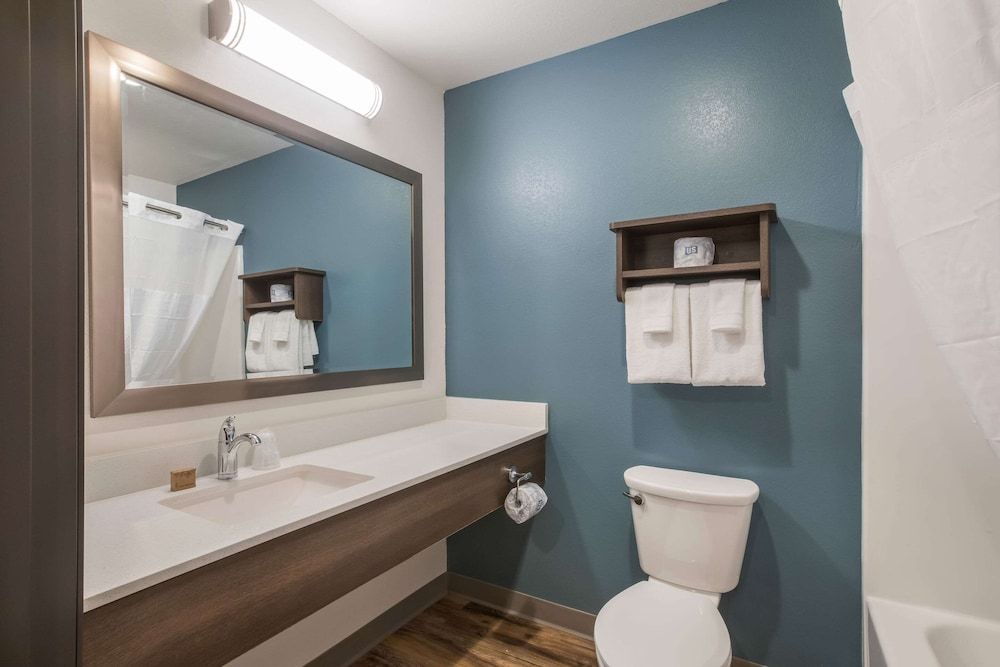 WoodSpring Suites Atlanta Newnan Standard Room, 1 King Bed, Non Smoking 5