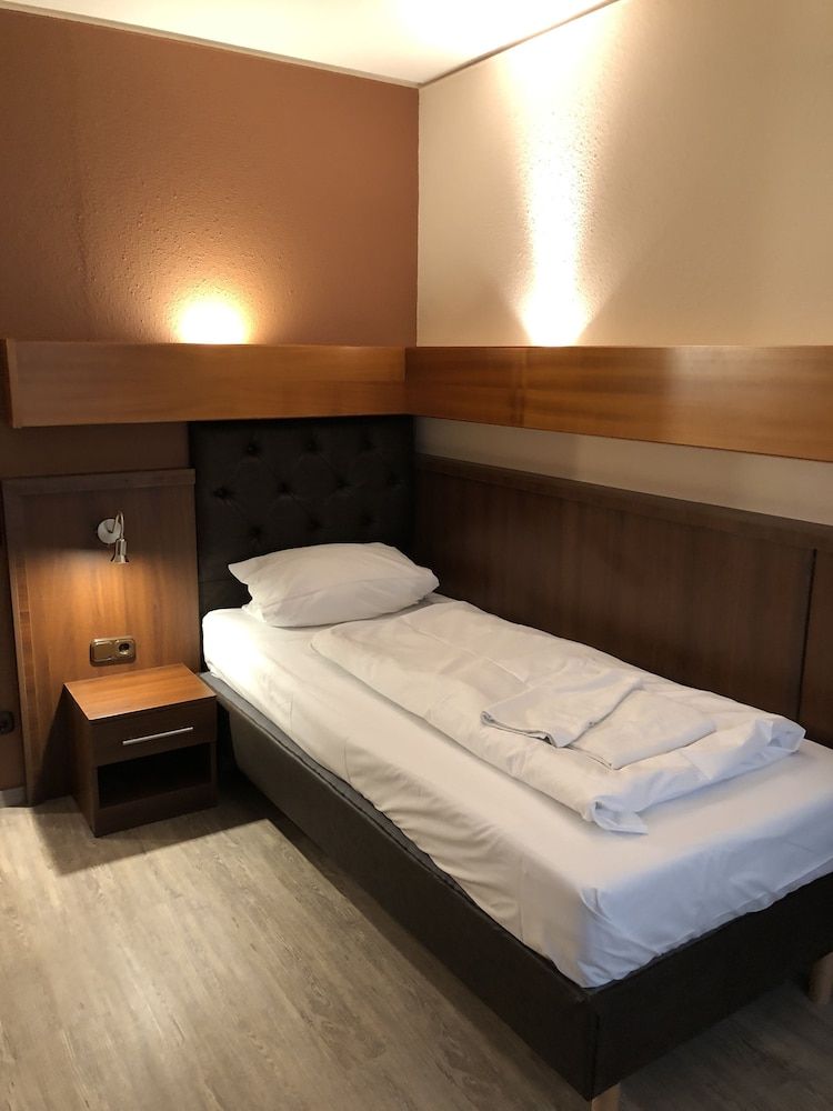 Hotel & Restaurant Poseidon Single Room 3