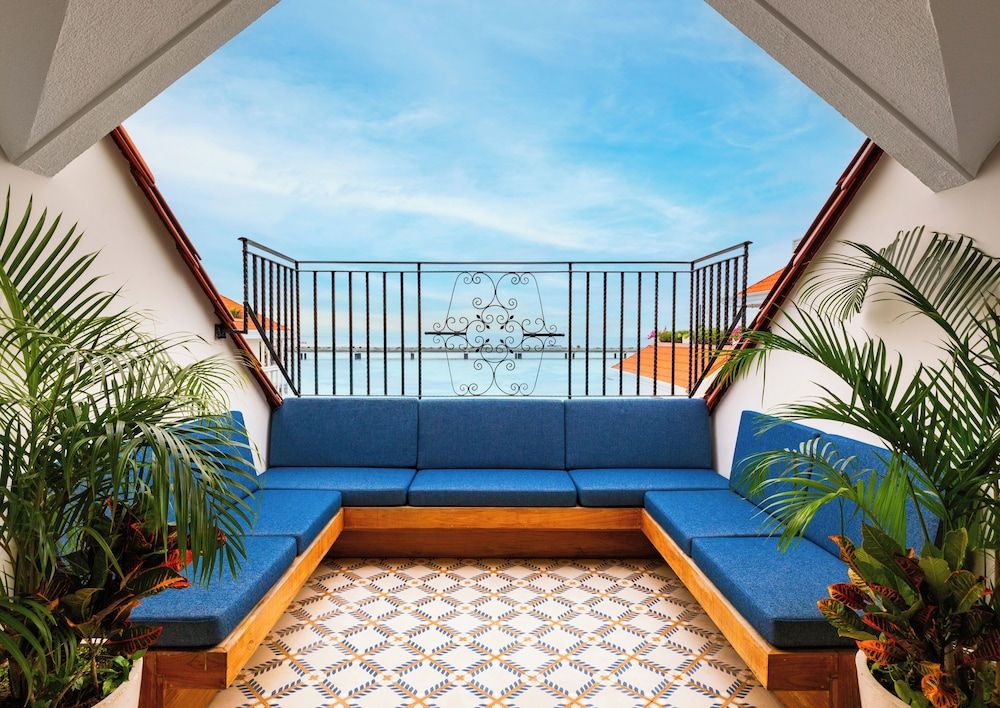 Suite, 1 Bedroom, Balcony, Courtyard View (Opera)