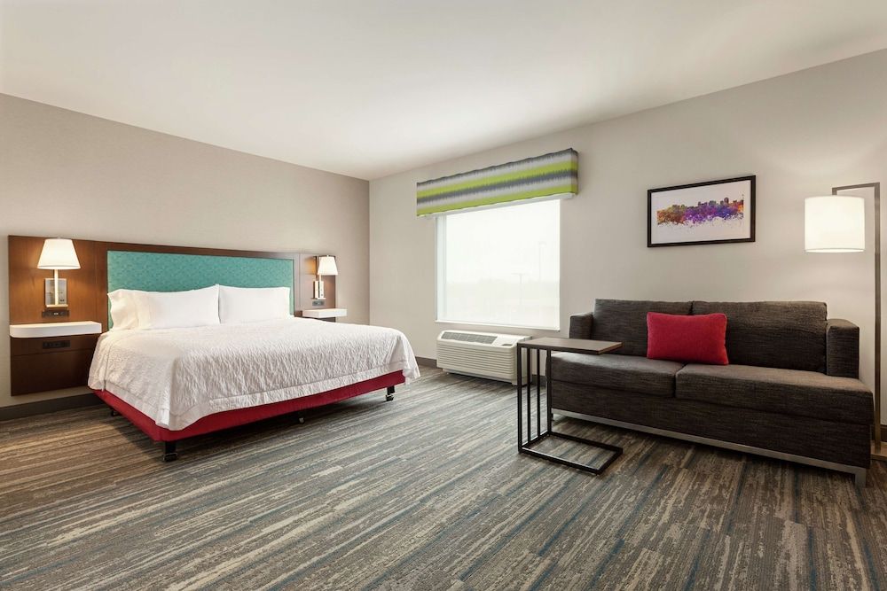 Studio Suite, 1 King Bed with Sofa bed, Accessible (Bathtub)