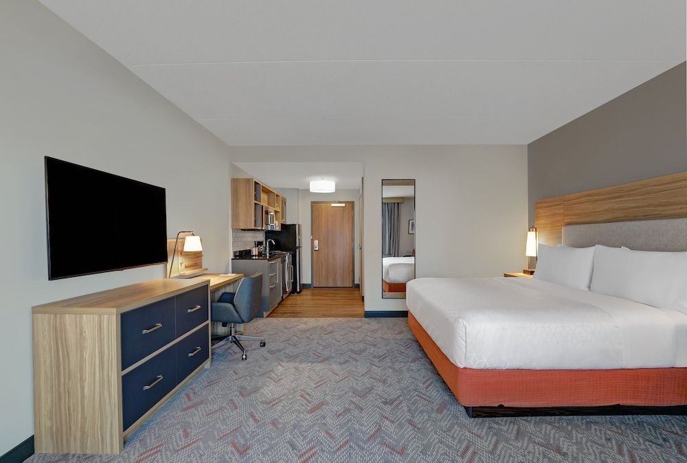 Studio, 1 King Bed with Sofa bed (Full Kitchen)