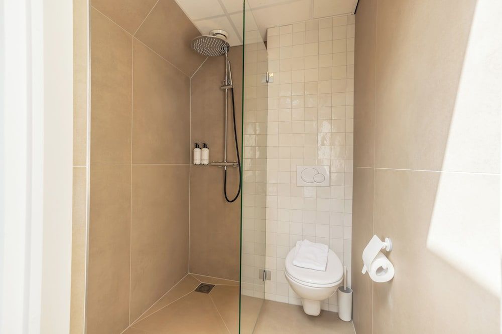 City Hotel Rembrandt Deluxe Double Room 5