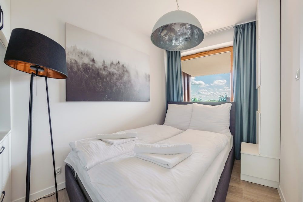 Apartment (18 B)