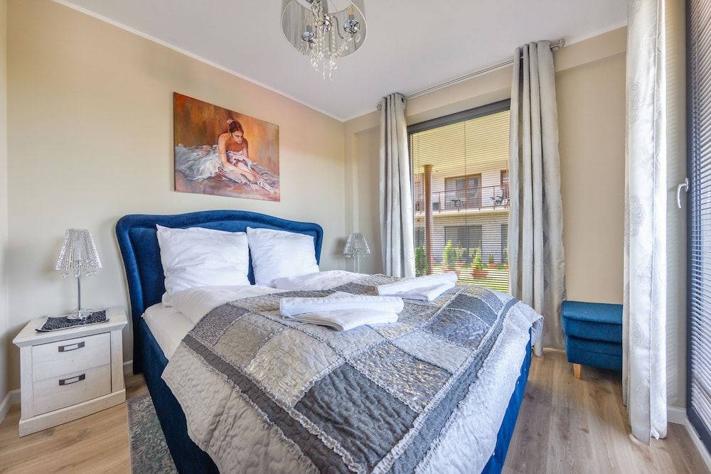 Apartment (11 B)