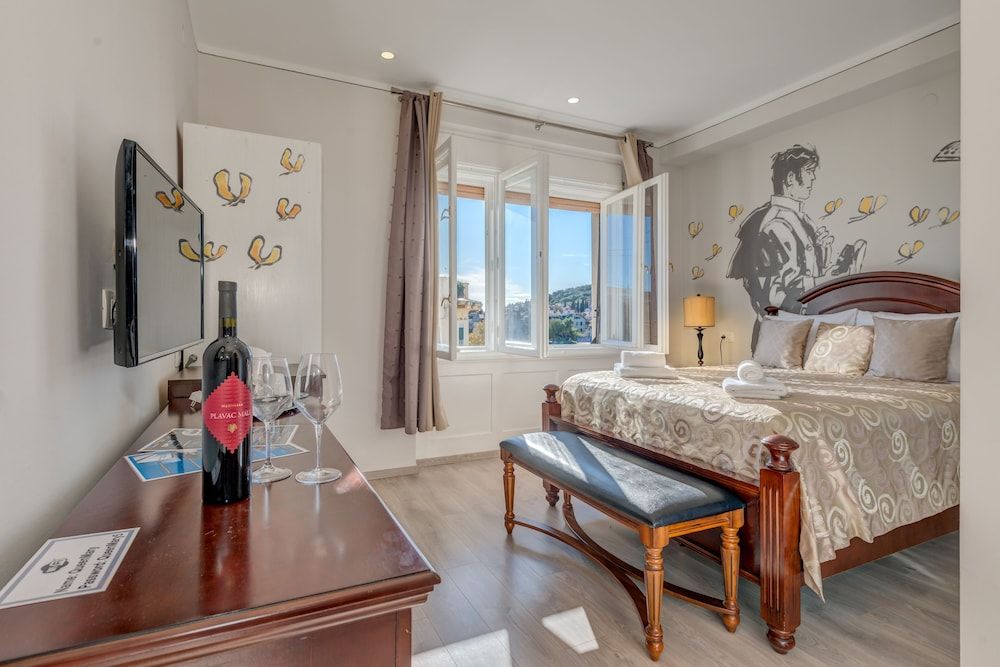 undefined Metropole Luxury Rooms 3