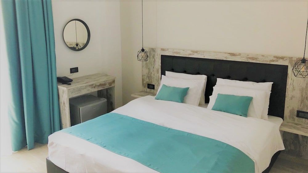 undefined Evita Asty 3