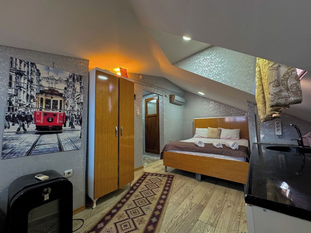 undefined The New Season Apart 7