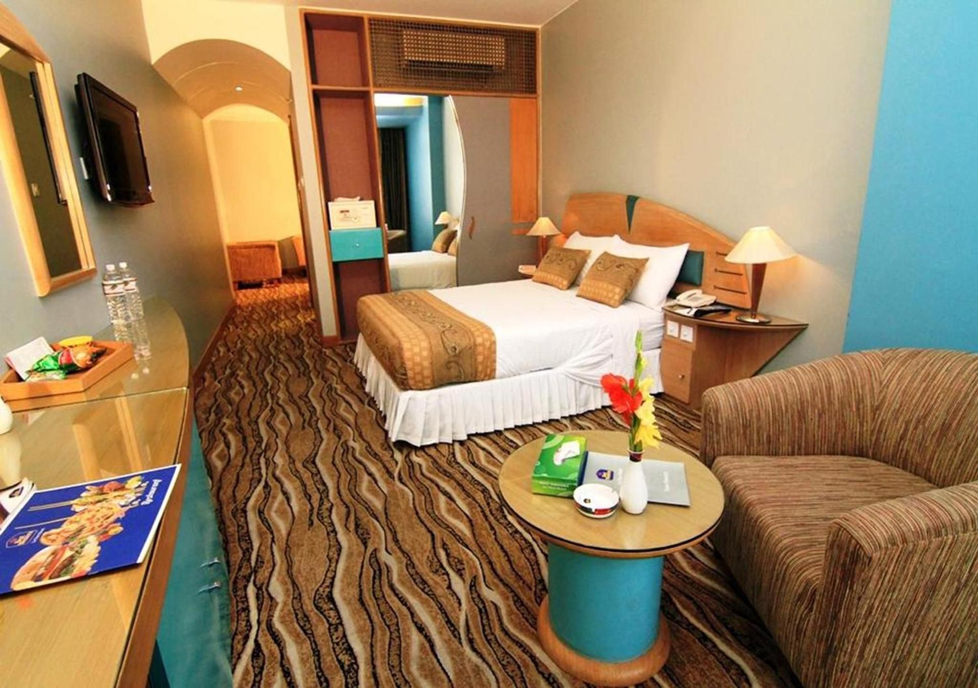 undefined Hotel La Vinci 7