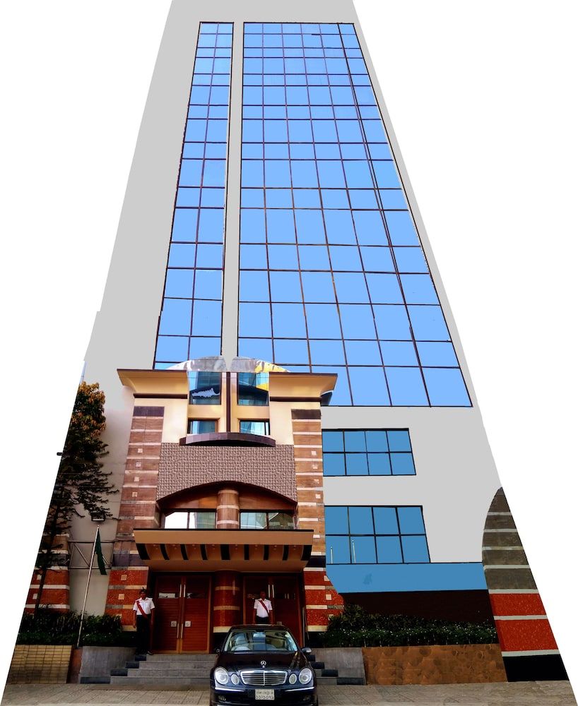 undefined Hotel La Vinci 2