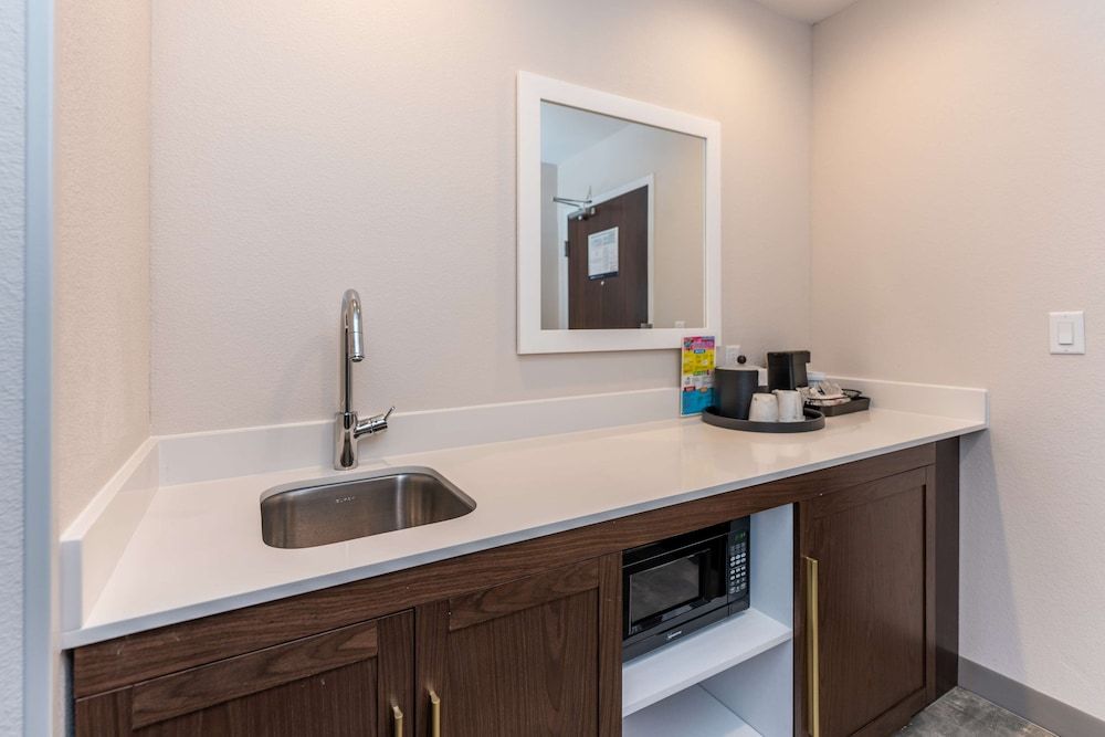Suite, 2 Queen Beds, Accessible, Refrigerator & Microwave