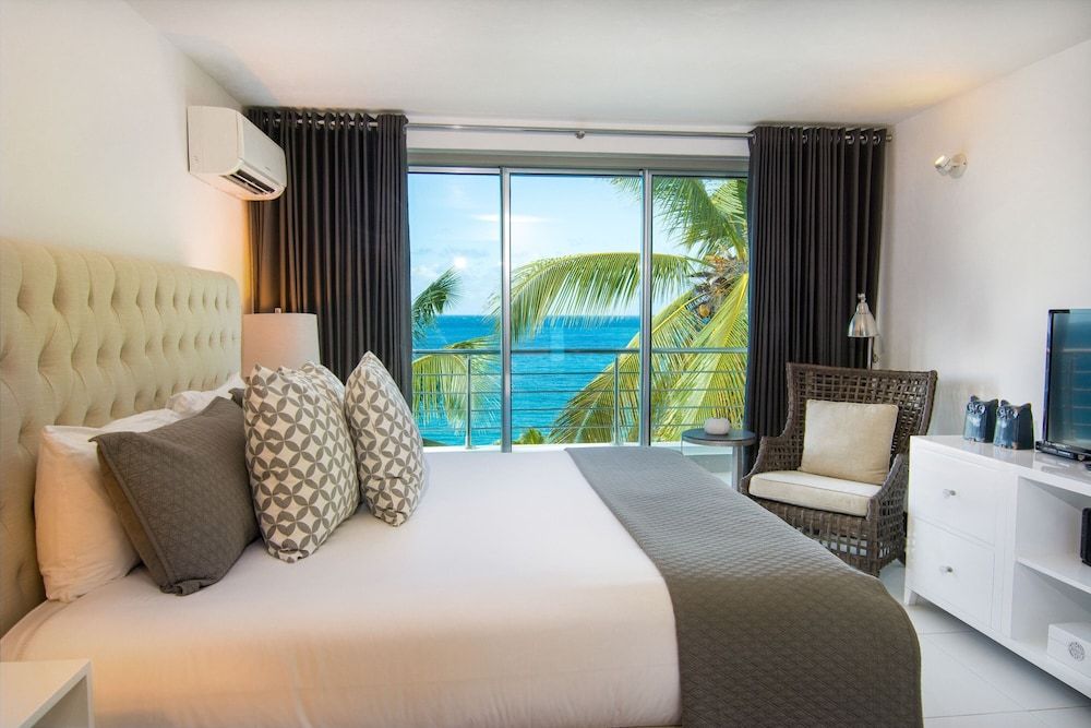 Suite, 3 Bedrooms, Non Smoking, Balcony (Oceanfront)