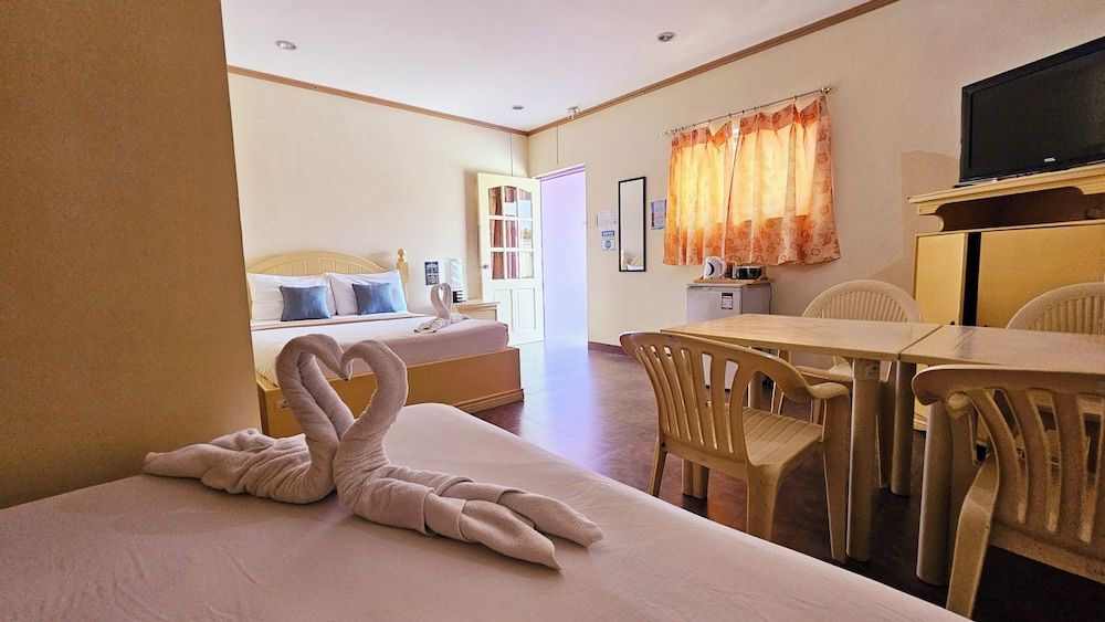 Subic Waterfront Resort And Hotel Premier Suite 2