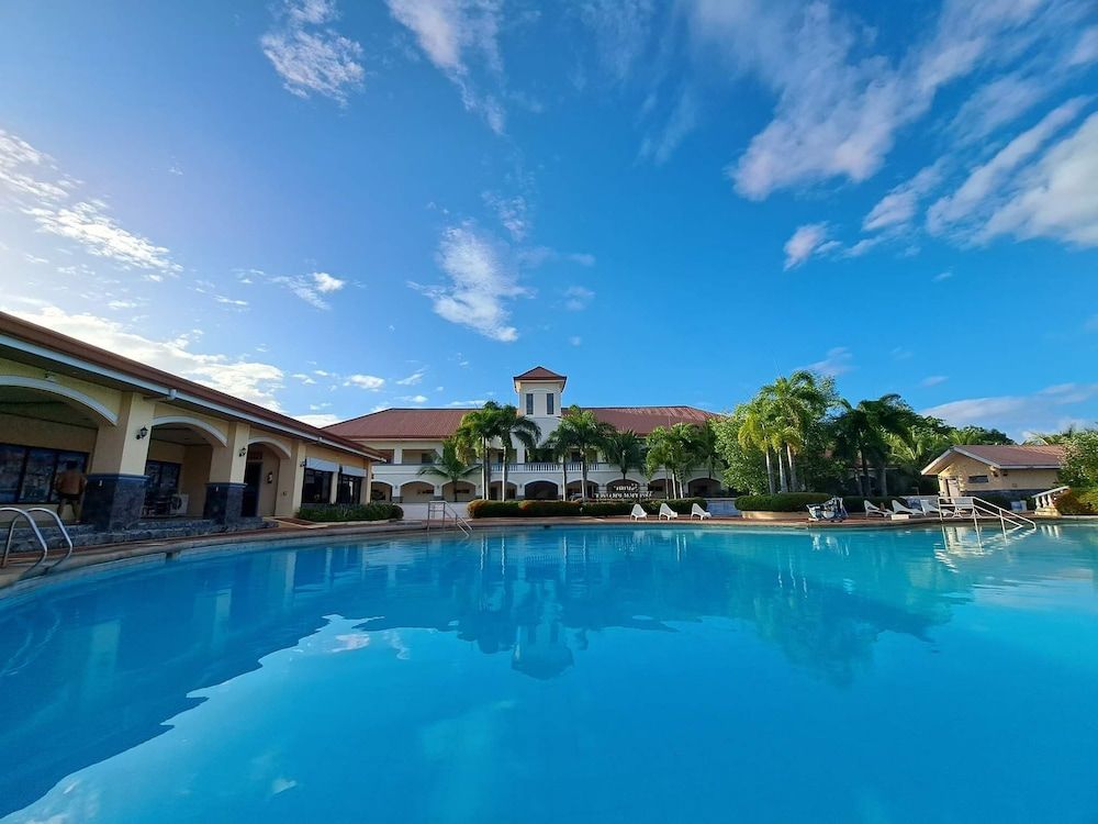 Subic Waterfront Resort And Hotel Executive Room, 2 Queen Beds, Pool View 16