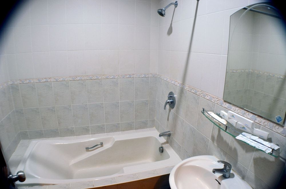 Subic Waterfront Resort And Hotel Waterfront Family Suite 12