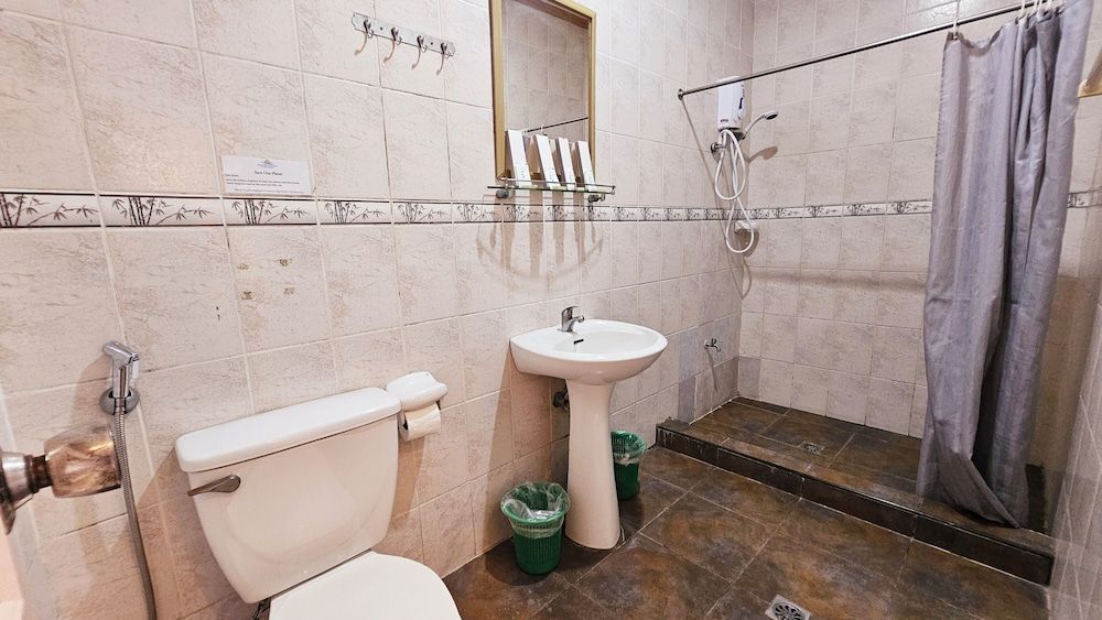 Subic Waterfront Resort And Hotel Premier Suite 6