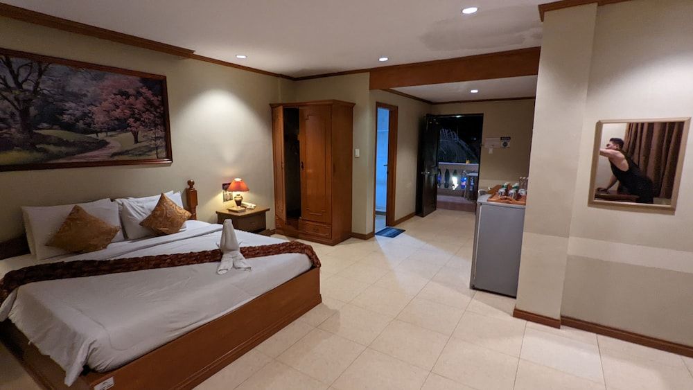 Subic Waterfront Resort And Hotel Waterfront Family Suite 3
