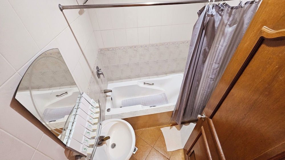 Subic Waterfront Resort And Hotel Waterfront Family Suite 15